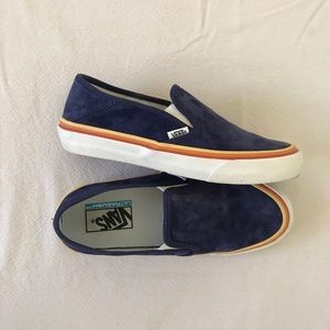 Retro rainbow SF Van’s Slip-Ons